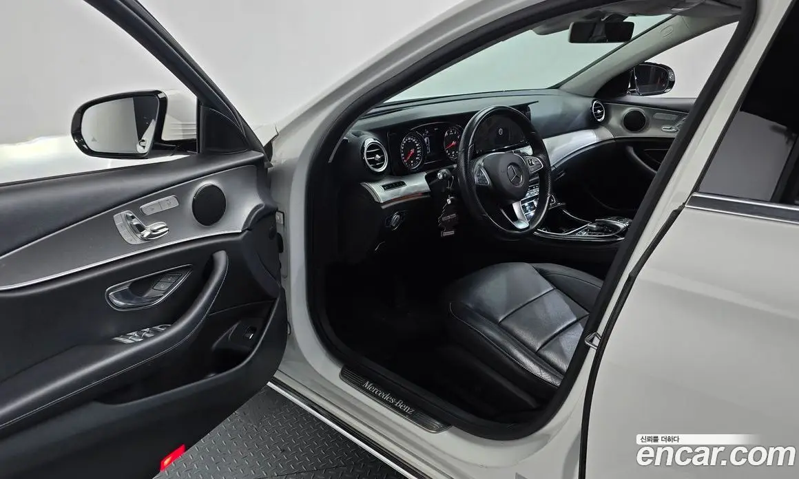 Mercedes-Benz E-Class 2016 2.0 автомат (гидро), фото 10 Mercedes-Benz E-Class 2016 2.0 автомат (гидро), фото 10