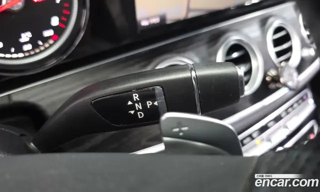 Mercedes-Benz E-Class 2018 2.0 автомат (гидро), миниатюра 12