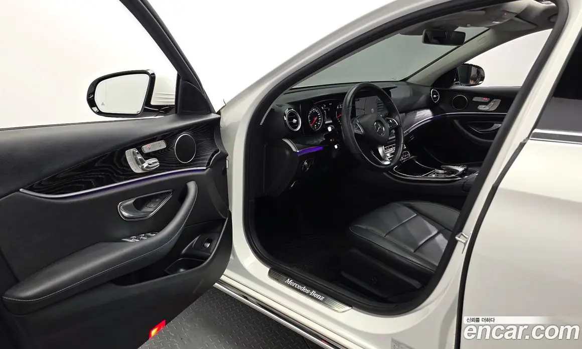 Mercedes-Benz E-Class 2018 2.0 автомат (гидро), фото 13 Mercedes-Benz E-Class 2018 2.0 автомат (гидро), фото 13