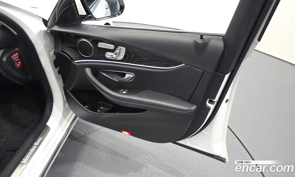 Mercedes-Benz E-Class 2018 2.0 автомат (гидро), фото 14 Mercedes-Benz E-Class 2018 2.0 автомат (гидро), фото 14