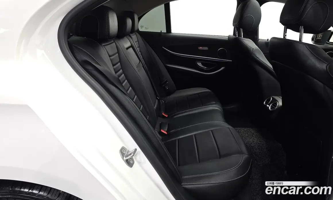 Mercedes-Benz E-Class 2018 2.0 автомат (гидро), фото 18 Mercedes-Benz E-Class 2018 2.0 автомат (гидро), фото 18