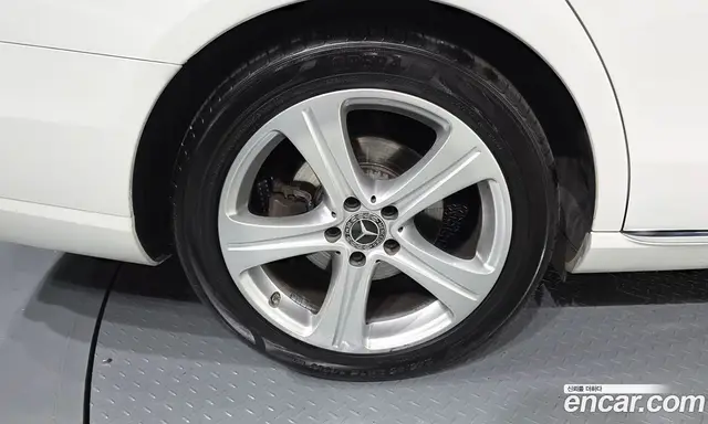 Mercedes-Benz E-Class 2018 2.0 автомат (гидро), миниатюра 5 Mercedes-Benz E-Class 2018 2.0 автомат (гидро), миниатюра 5