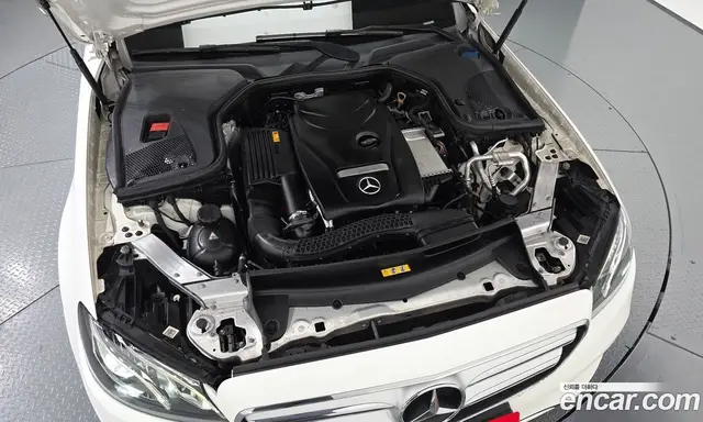 Mercedes-Benz E-Class 2018 2.0 автомат (гидро), миниатюра 6 Mercedes-Benz E-Class 2018 2.0 автомат (гидро), миниатюра 6