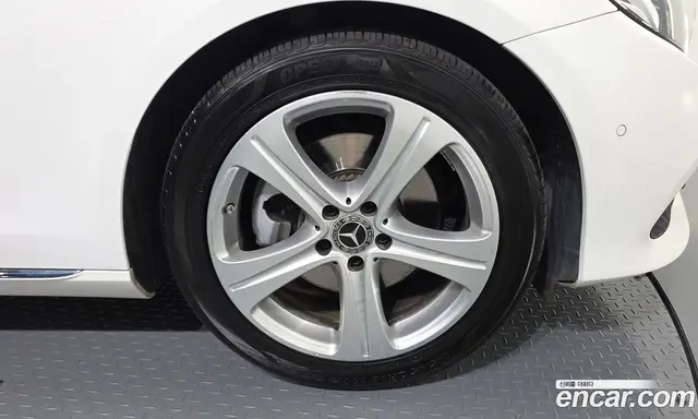 Mercedes-Benz E-Class 2018 2.0 автомат (гидро), миниатюра 7 Mercedes-Benz E-Class 2018 2.0 автомат (гидро), миниатюра 7