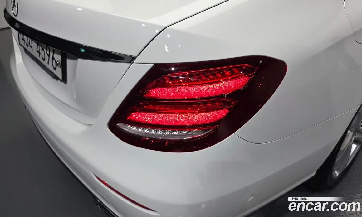 Mercedes-Benz E-Class 2018 2.0 автомат (гидро), фото 9 Mercedes-Benz E-Class 2018 2.0 автомат (гидро), фото 9