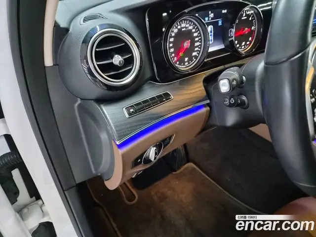Mercedes-Benz E-Class 2020 1.9 автомат (гидро), миниатюра 12