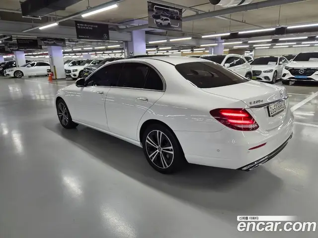 Mercedes-Benz E-Class 2020 1.9 автомат (гидро), миниатюра 5 Mercedes-Benz E-Class 2020 1.9 автомат (гидро), миниатюра 5