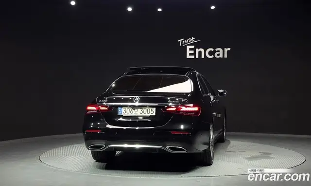 Mercedes-Benz E-Class 2021 2.0 автомат (гидро), миниатюра 4