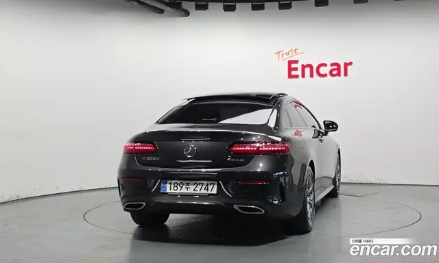 Mercedes-Benz E-Class 2023 2.0 автомат (гидро), миниатюра 4