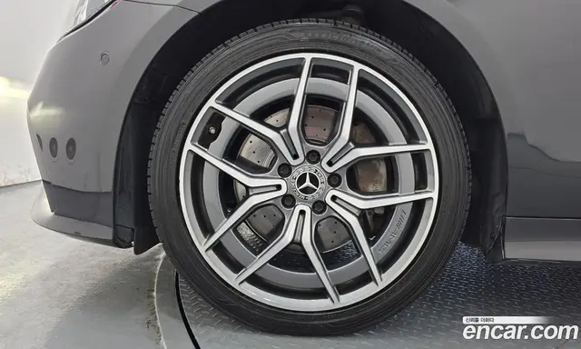 Mercedes-Benz E-Class 2023 2.0 автомат (гидро), миниатюра 5