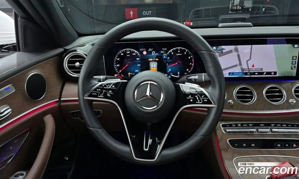 Mercedes-Benz E-Class 2023 2.0 автомат (гидро), фото 19