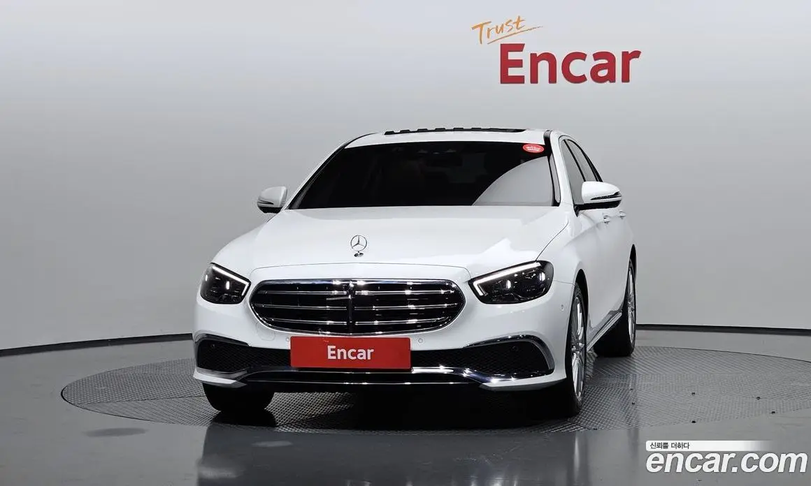 Mercedes-Benz E-Class 2023 2.0 автомат (гидро), фото 3