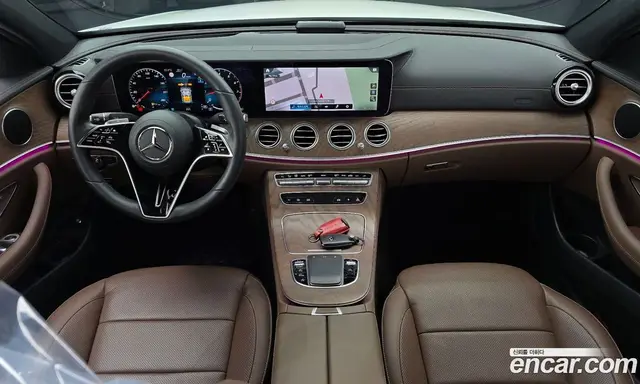 Mercedes-Benz E-Class 2023 2.0 автомат (гидро), миниатюра 10
