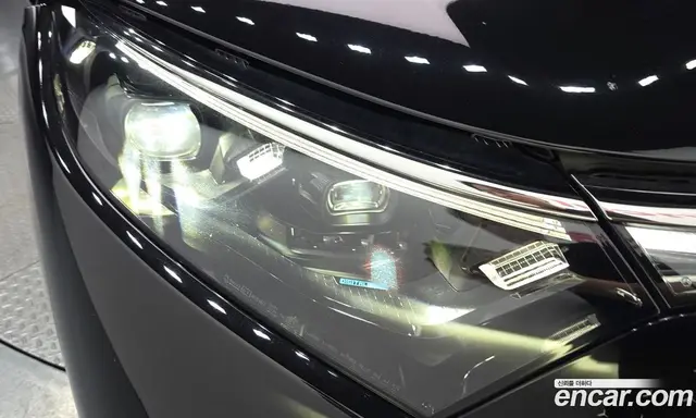 Mercedes-Benz EQS 2023 0.3 автомат (гидро), миниатюра 8