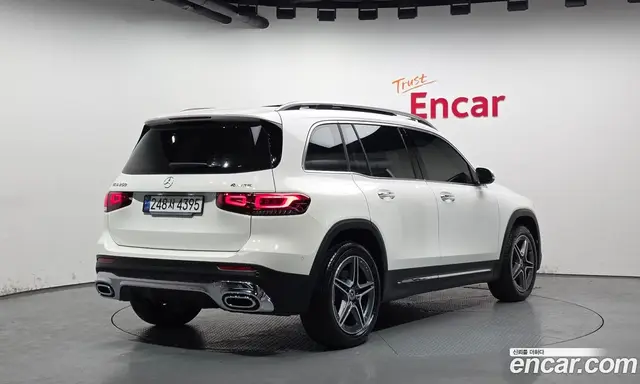 Mercedes-Benz GLB-Class 2023 2.0 автомат (гидро), миниатюра 2