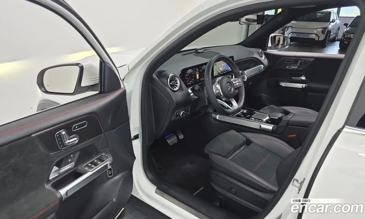 Mercedes-Benz GLB-Class 2023 2.0 автомат (гидро), фото 10