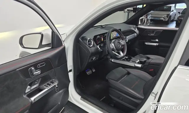 Mercedes-Benz GLB-Class 2023 2.0 автомат (гидро), миниатюра 10