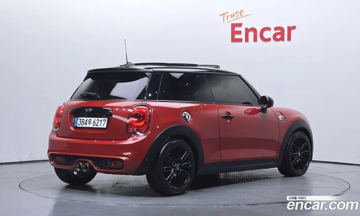 Mini Cooper 2015 2.0 автомат (гидро), фото 2 Mini Cooper 2015 2.0 автомат (гидро), фото 2