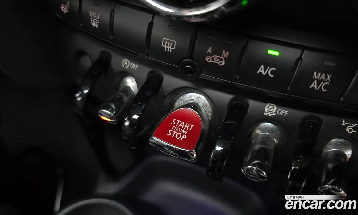 Mini Cooper 2015 2.0 автомат (гидро), фото 17 Mini Cooper 2015 2.0 автомат (гидро), фото 17