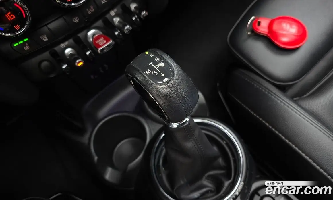 Mini Cooper 2015 2.0 автомат (гидро), фото 9 Mini Cooper 2015 2.0 автомат (гидро), фото 9