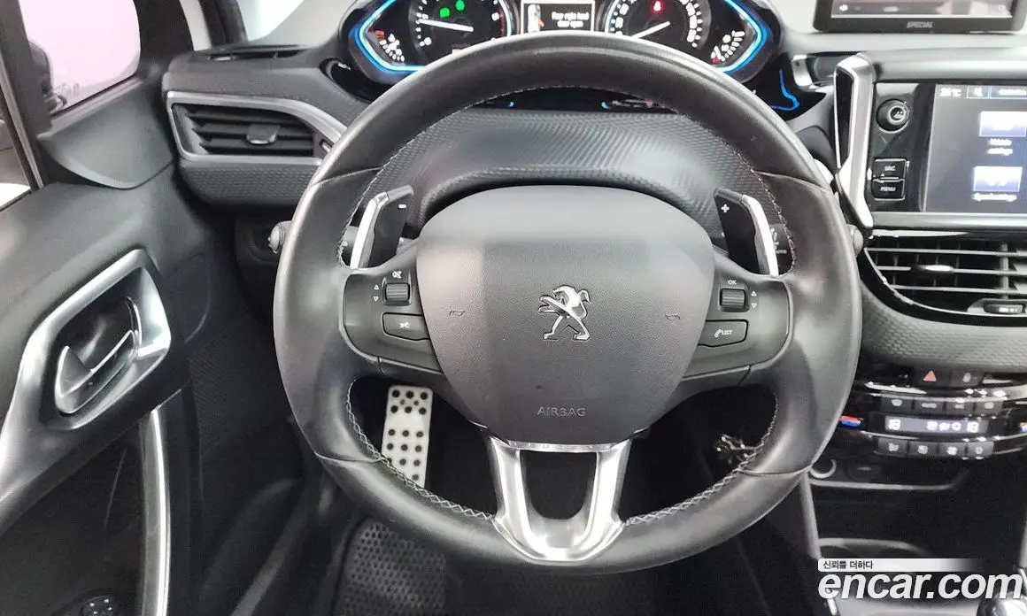 Peugeot 2008 2015 1.6 автомат (гидро), фото 14