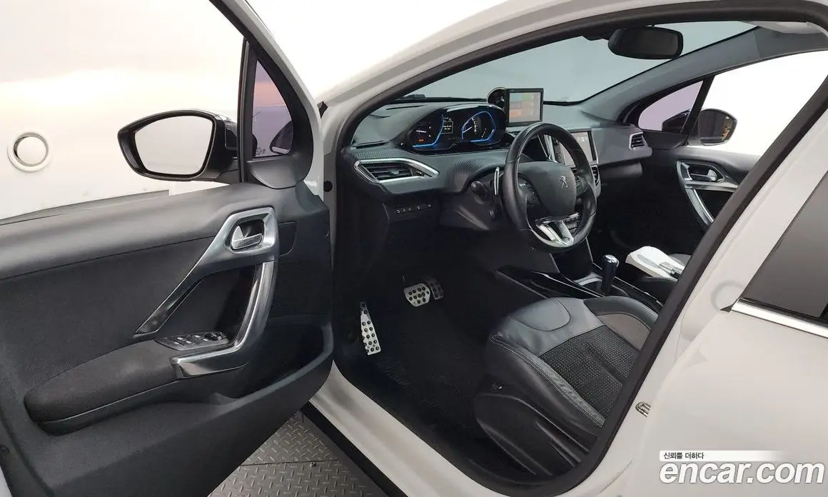Peugeot 2008 2015 1.6 автомат (гидро), фото 10