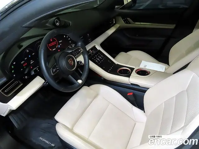 Porsche Taycan 2023 автомат (гидро), миниатюра 10 Porsche Taycan 2023 автомат (гидро), миниатюра 10
