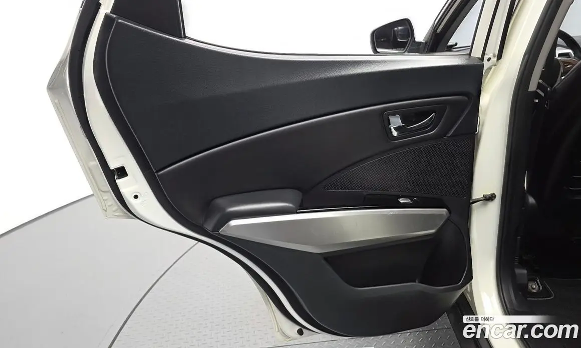 SsangYong TIBOLI 2015 1.6 автомат (гидро), фото 15 SsangYong TIBOLI 2015 1.6 автомат (гидро), фото 15