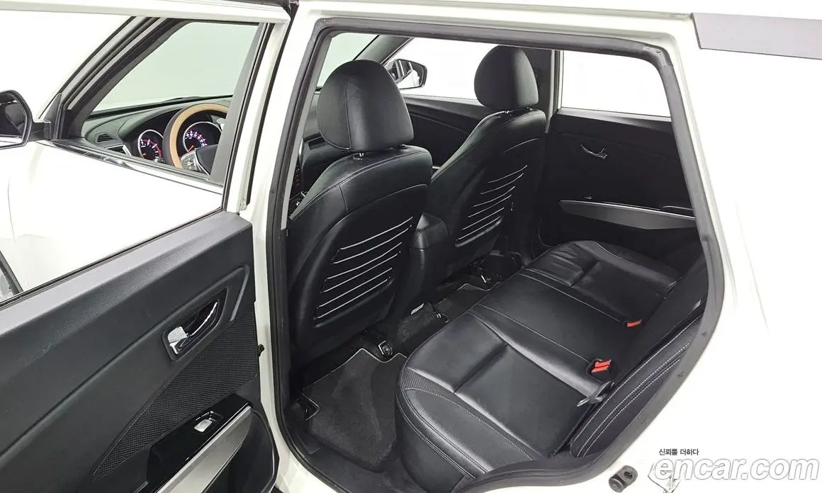 SsangYong TIBOLI 2015 1.6 автомат (гидро), фото 12 SsangYong TIBOLI 2015 1.6 автомат (гидро), фото 12