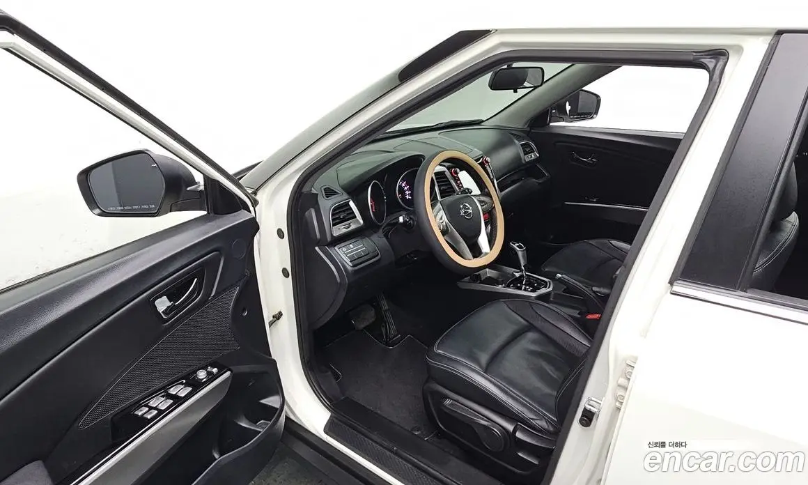 SsangYong TIBOLI 2015 1.6 автомат (гидро), фото 10 SsangYong TIBOLI 2015 1.6 автомат (гидро), фото 10