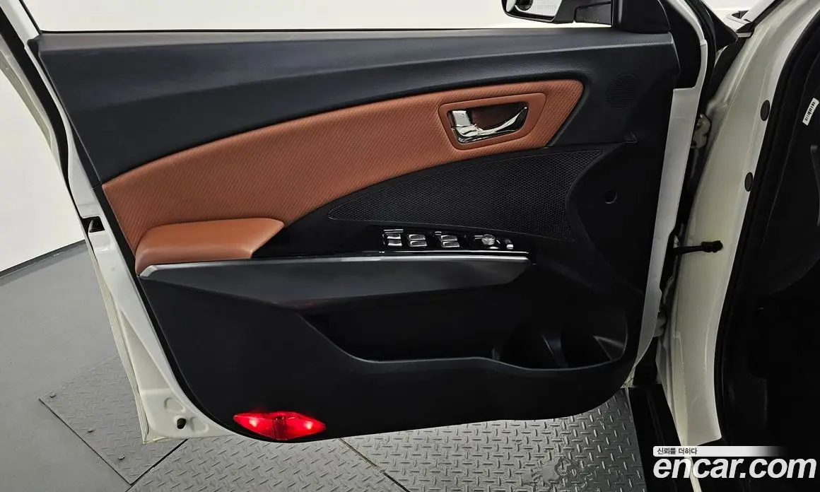 SsangYong TIBOLI 2018 1.6 автомат (гидро), фото 14 SsangYong TIBOLI 2018 1.6 автомат (гидро), фото 14