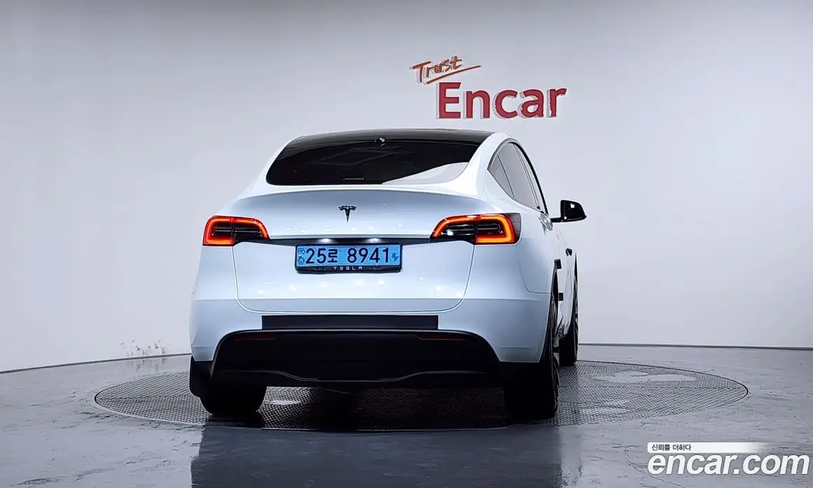 Tesla Model Y 2023 0.2 автомат (гидро), фото 3 Tesla Model Y 2023 0.2 автомат (гидро), фото 3