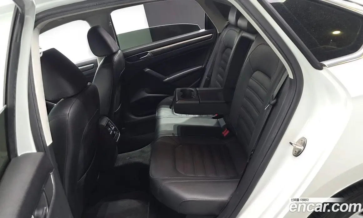 Volkswagen Passat 2018 2.0 автомат (гидро), фото 18 Volkswagen Passat 2018 2.0 автомат (гидро), фото 18