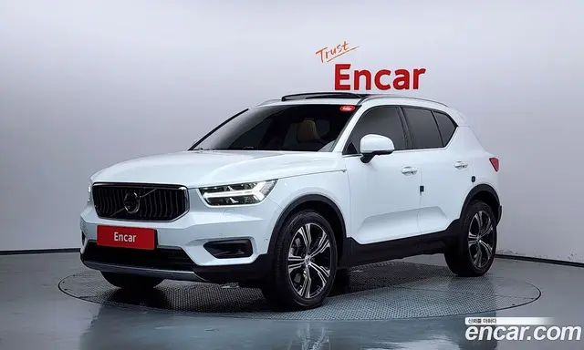 Volvo XC40 2021 2.0 автомат (гидро), миниатюра 1 Volvo XC40 2021 2.0 автомат (гидро), миниатюра 1