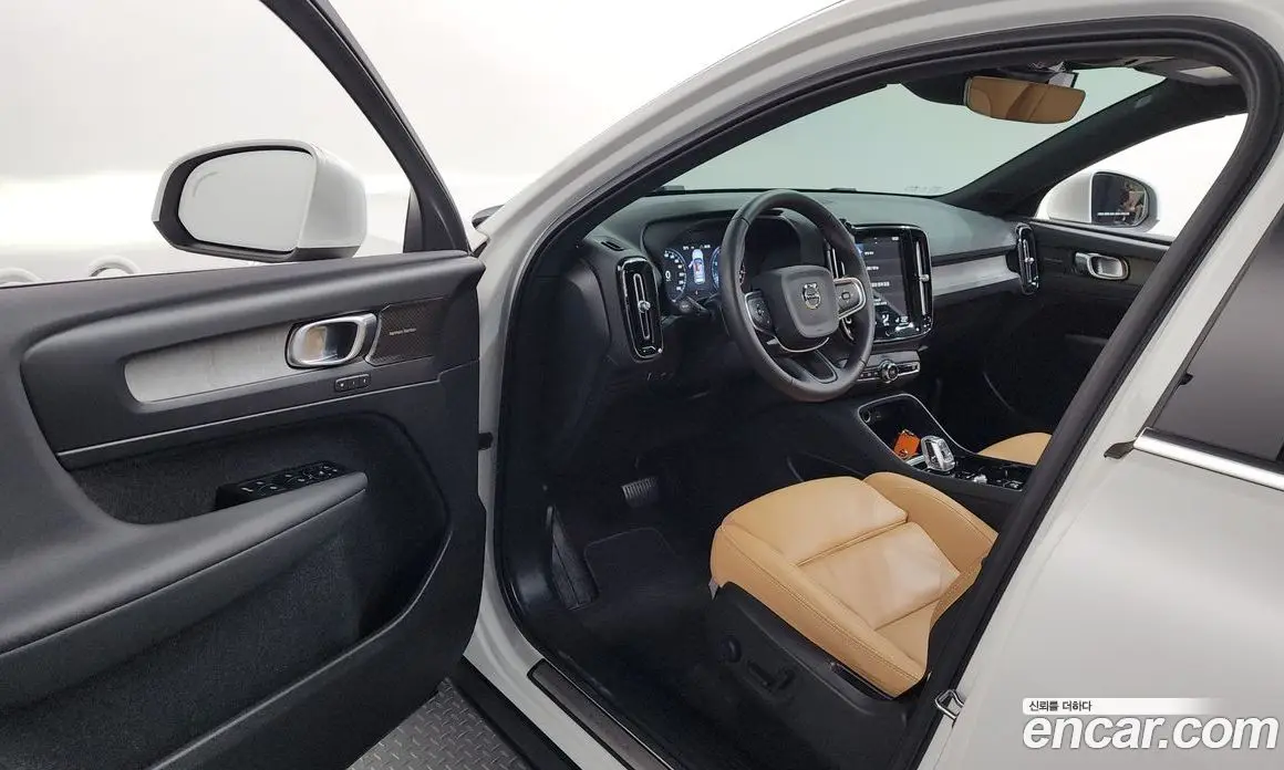 Volvo XC40 2021 2.0 автомат (гидро), фото 13 Volvo XC40 2021 2.0 автомат (гидро), фото 13