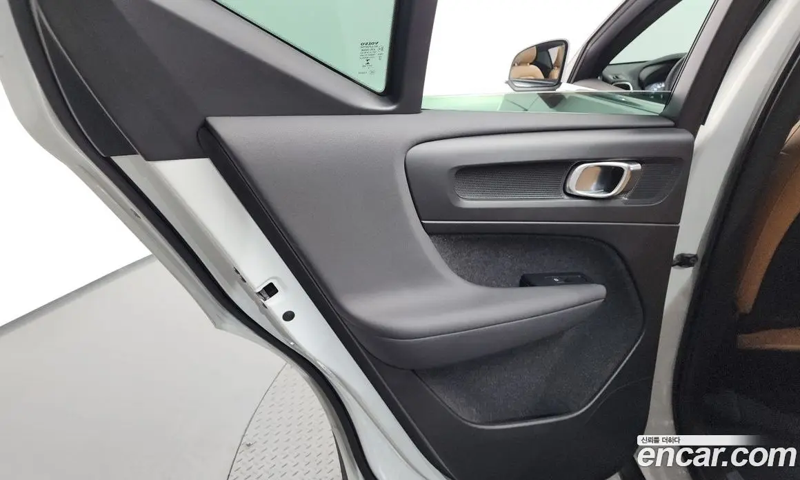Volvo XC40 2021 2.0 автомат (гидро), фото 15 Volvo XC40 2021 2.0 автомат (гидро), фото 15