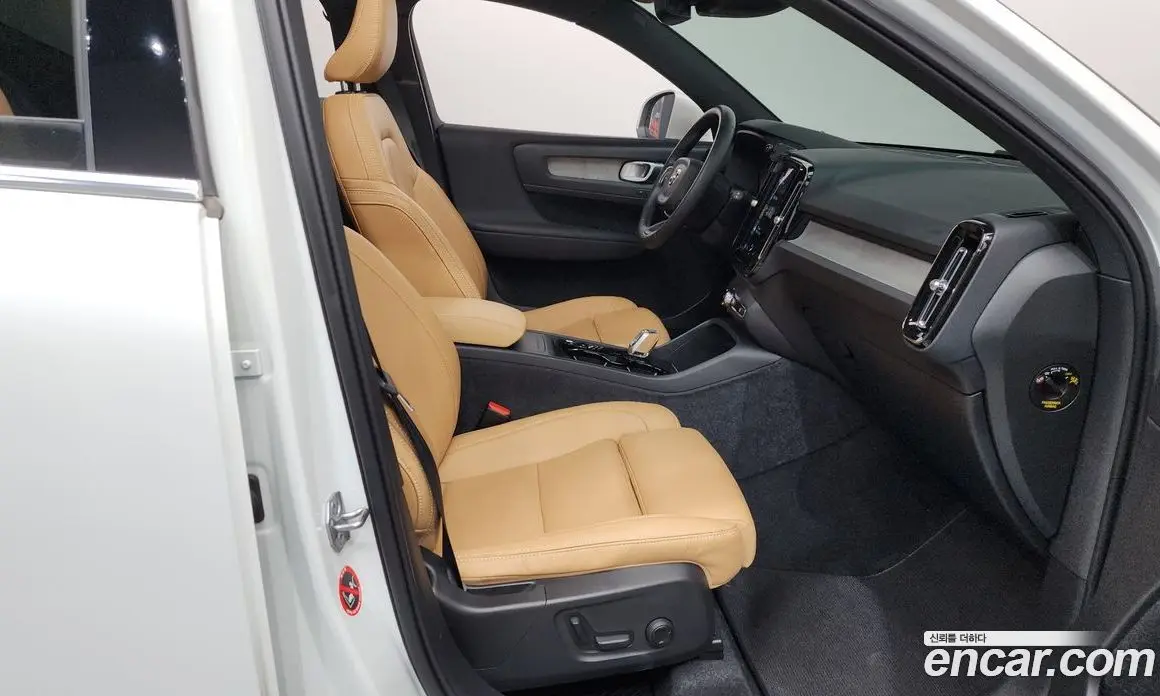 Volvo XC40 2021 2.0 автомат (гидро), фото 16 Volvo XC40 2021 2.0 автомат (гидро), фото 16