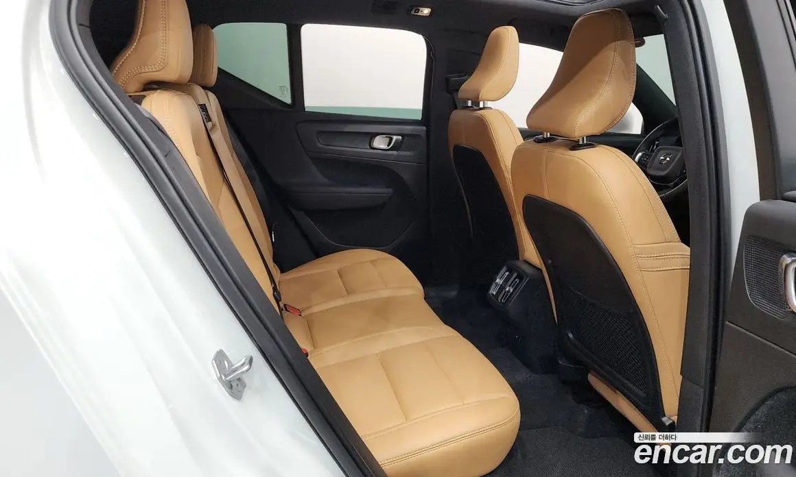 Volvo XC40 2021 2.0 автомат (гидро), фото 17 Volvo XC40 2021 2.0 автомат (гидро), фото 17