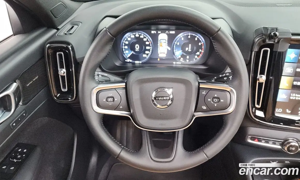 Volvo XC40 2021 2.0 автомат (гидро), фото 20 Volvo XC40 2021 2.0 автомат (гидро), фото 20