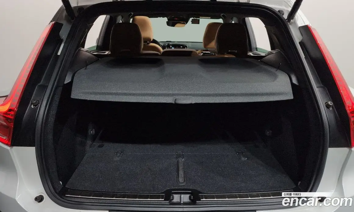 Volvo XC40 2021 2.0 автомат (гидро), фото 26 Volvo XC40 2021 2.0 автомат (гидро), фото 26