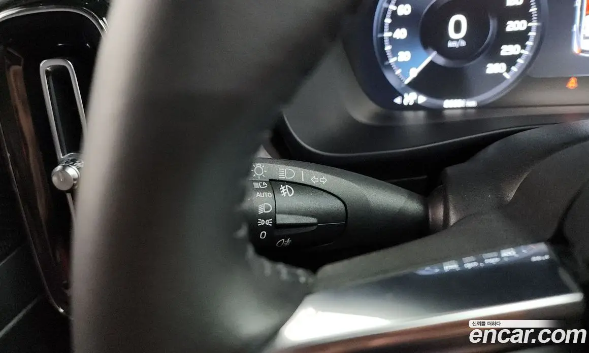 Volvo XC40 2021 2.0 автомат (гидро), фото 33 Volvo XC40 2021 2.0 автомат (гидро), фото 33