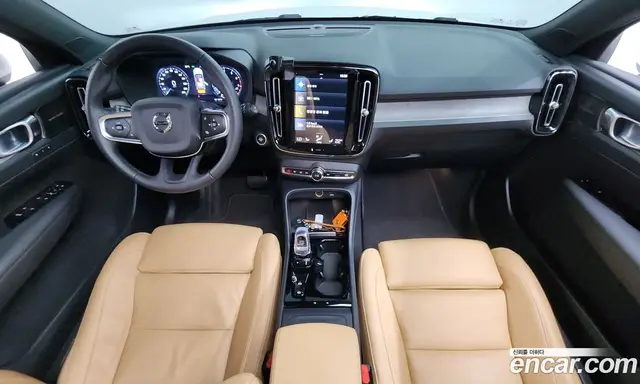 Volvo XC40 2021 2.0 автомат (гидро), миниатюра 10 Volvo XC40 2021 2.0 автомат (гидро), миниатюра 10