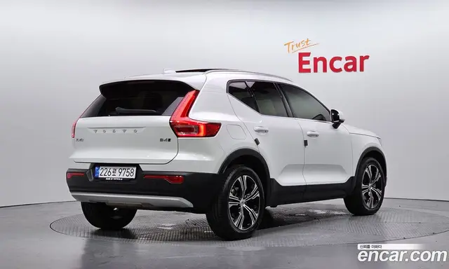 Volvo XC40 2022 2.0 автомат (гидро), миниатюра 2 Volvo XC40 2022 2.0 автомат (гидро), миниатюра 2