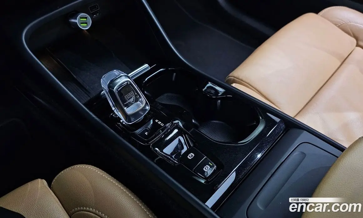 Volvo XC40 2022 2.0 автомат (гидро), фото 12 Volvo XC40 2022 2.0 автомат (гидро), фото 12