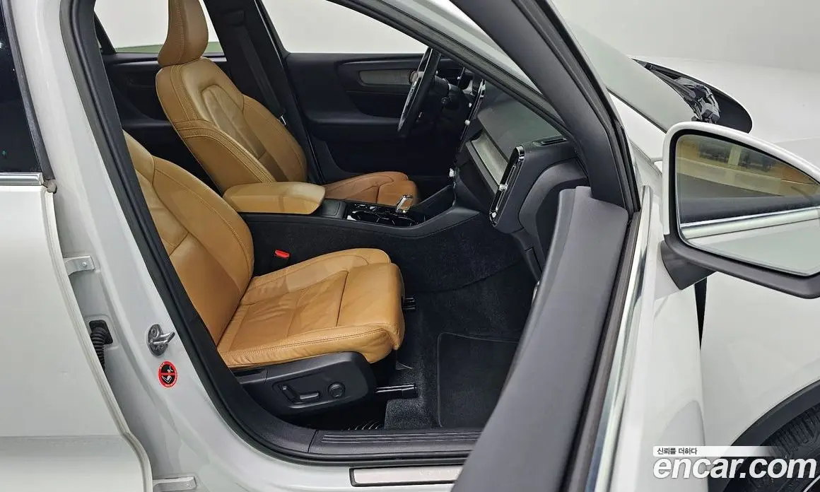 Volvo XC40 2022 2.0 автомат (гидро), фото 13 Volvo XC40 2022 2.0 автомат (гидро), фото 13