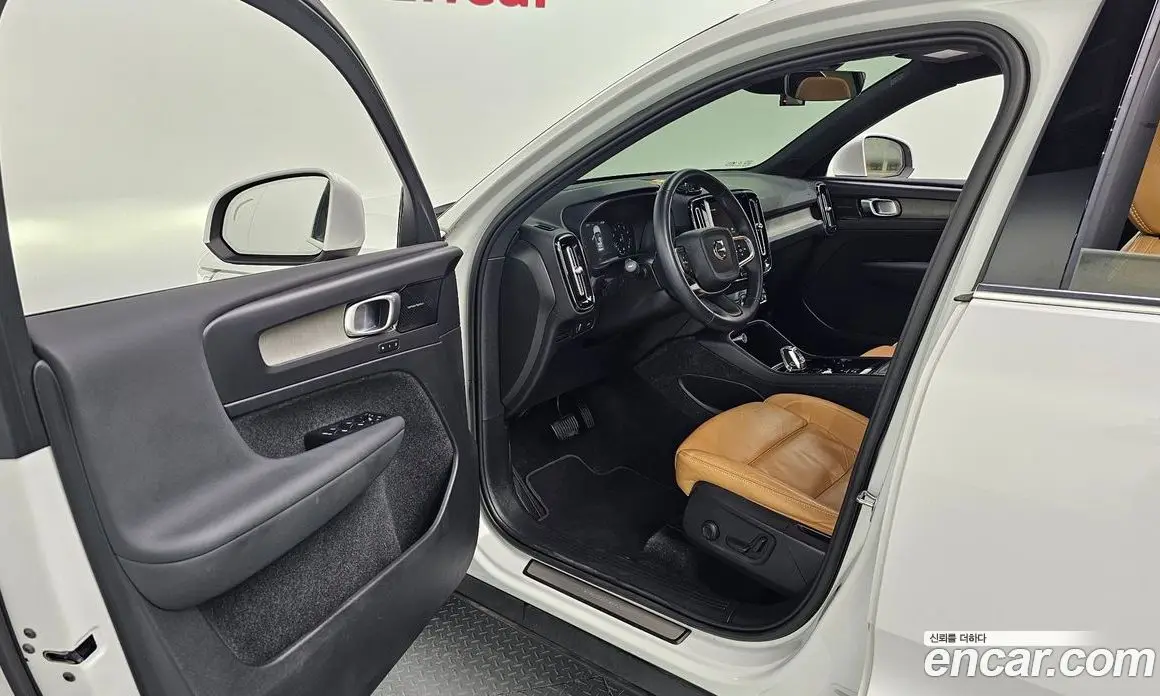 Volvo XC40 2022 2.0 автомат (гидро), фото 16 Volvo XC40 2022 2.0 автомат (гидро), фото 16