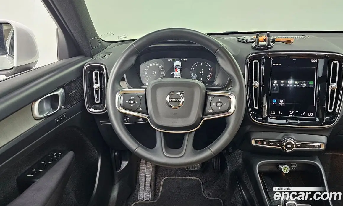 Volvo XC40 2022 2.0 автомат (гидро), фото 18 Volvo XC40 2022 2.0 автомат (гидро), фото 18