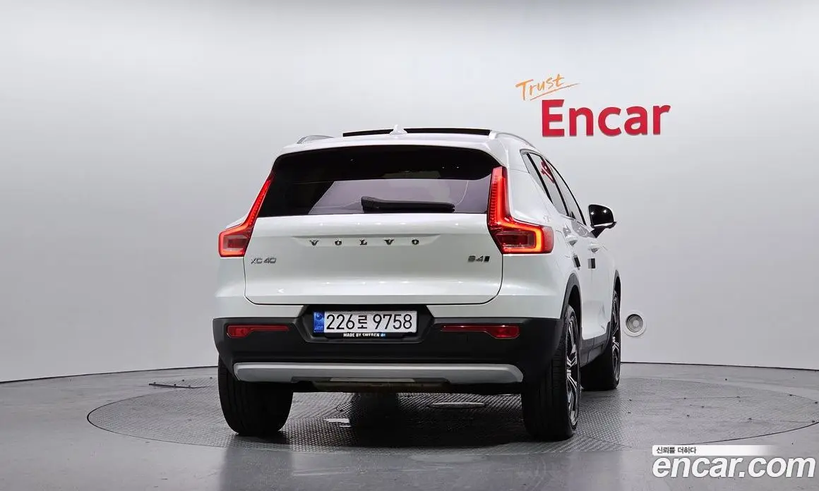 Volvo XC40 2022 2.0 автомат (гидро), фото 4 Volvo XC40 2022 2.0 автомат (гидро), фото 4