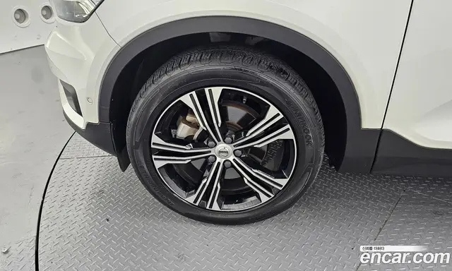 Volvo XC40 2022 2.0 автомат (гидро), миниатюра 5 Volvo XC40 2022 2.0 автомат (гидро), миниатюра 5