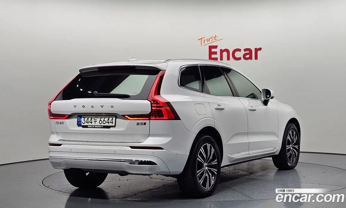 Volvo XC60 2021 2.0 автомат (гидро), фото 1 Volvo XC60 2021 2.0 автомат (гидро), фото 1